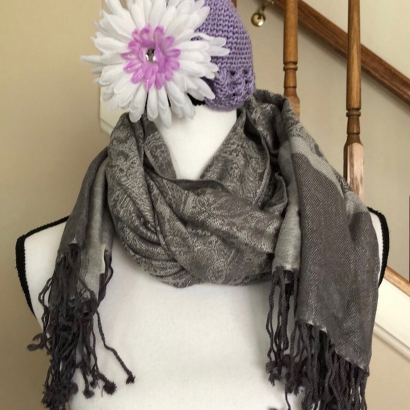 Scarf - Picture 3 of 5